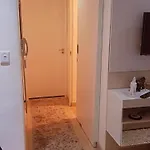 Apartamento Compartilhado Comigo Mais 2 Felinos